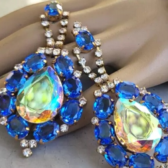 Husar D Czech Blue Rhinestone Earrings - Picture 1 of 5